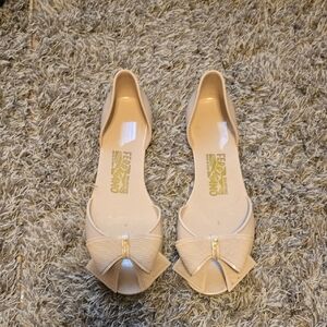 Salvatore Ferragamo Women's Beige Bow Flats